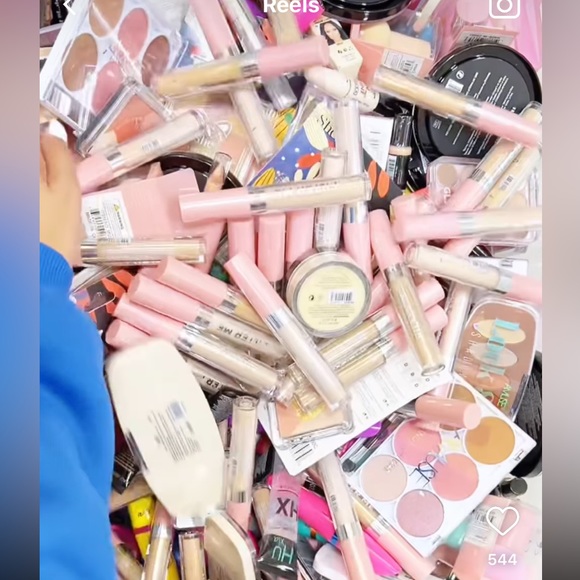 Mystery beauty products scoop. - Picture 7 of 10